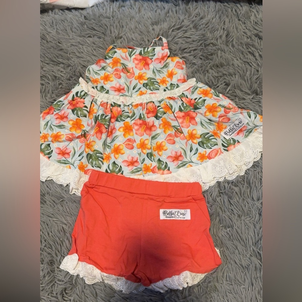 Bella and Omi two piece set, new
